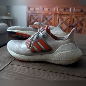 Adidas's Mens Ultra Boost 22 Orange And White Size 11